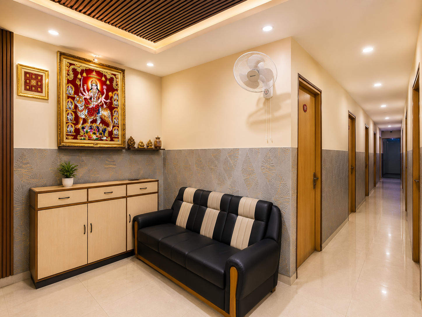 Chas Bokaro — Guest corridor